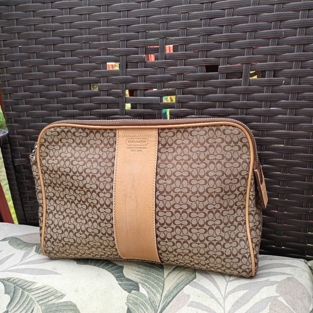 Coach Signature Canvas, Leather Large pouch Clutch With Small Cc